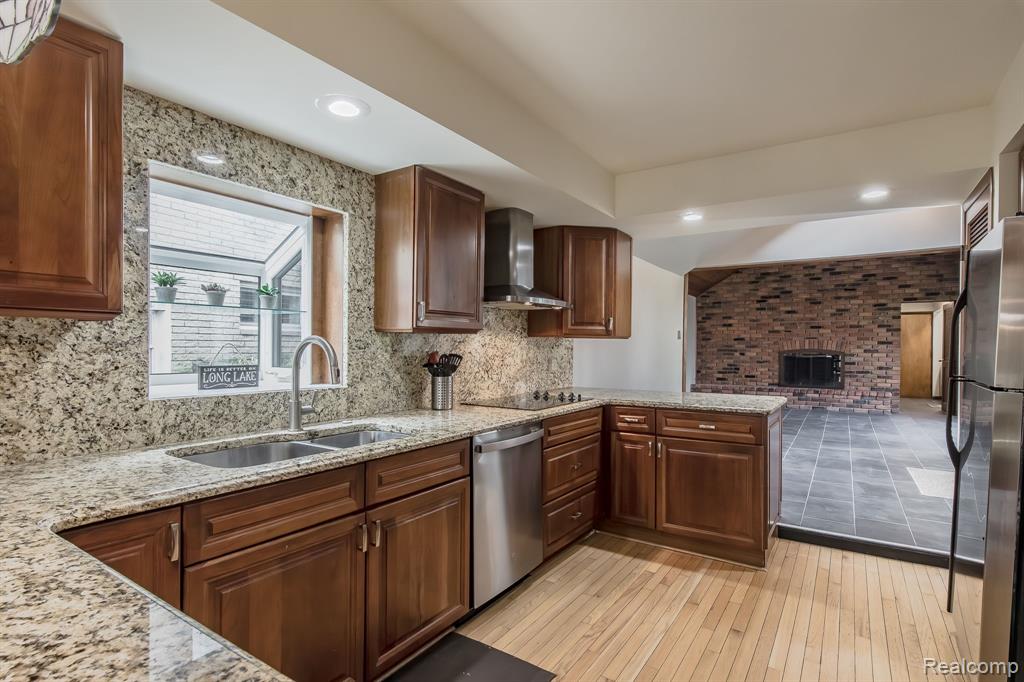 9149 LONGCROFT Drive, White Lake, MI — Photo 25