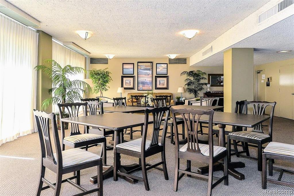 1050 Wall Street, 2E, Ann Arbor, MI 48105 — Photo 23