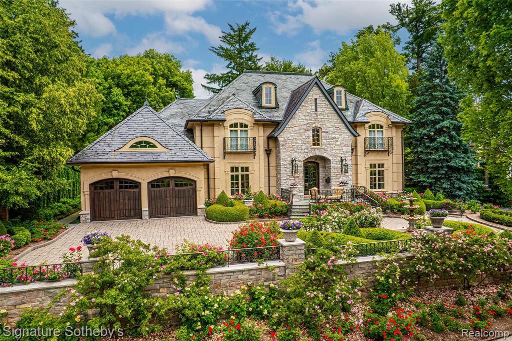 840 Lakeside Drive, Birmingham, MI 48009