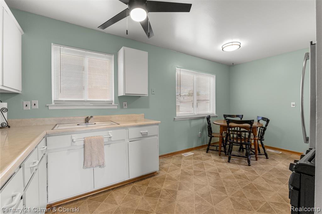 7011 Helen Street, Garden City, MI — Photo 8