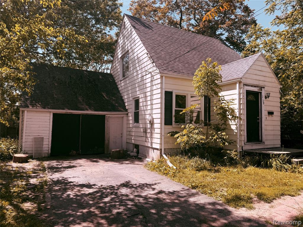 2109 Swayze Street, Flint, MI 48503 — front exterior