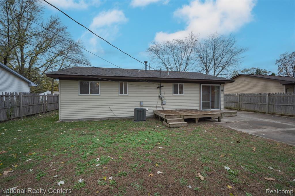 47445 DEQUINDRE Road, Rochester Hills, MI 48307 — Photo 17