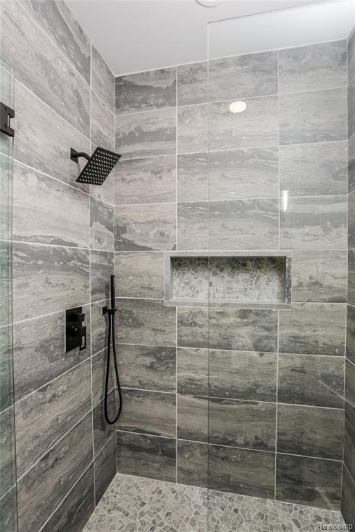 16665 Kings Fairway Lane, Grand Blanc, MI 48439 — Photo 58