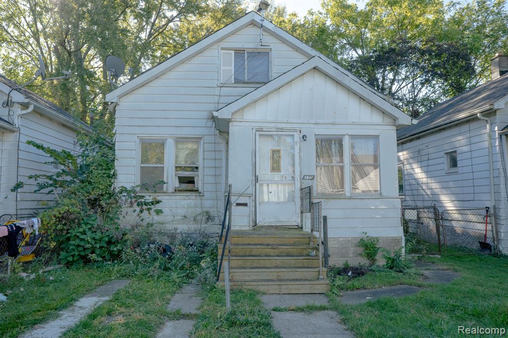 17220 Detroit Street