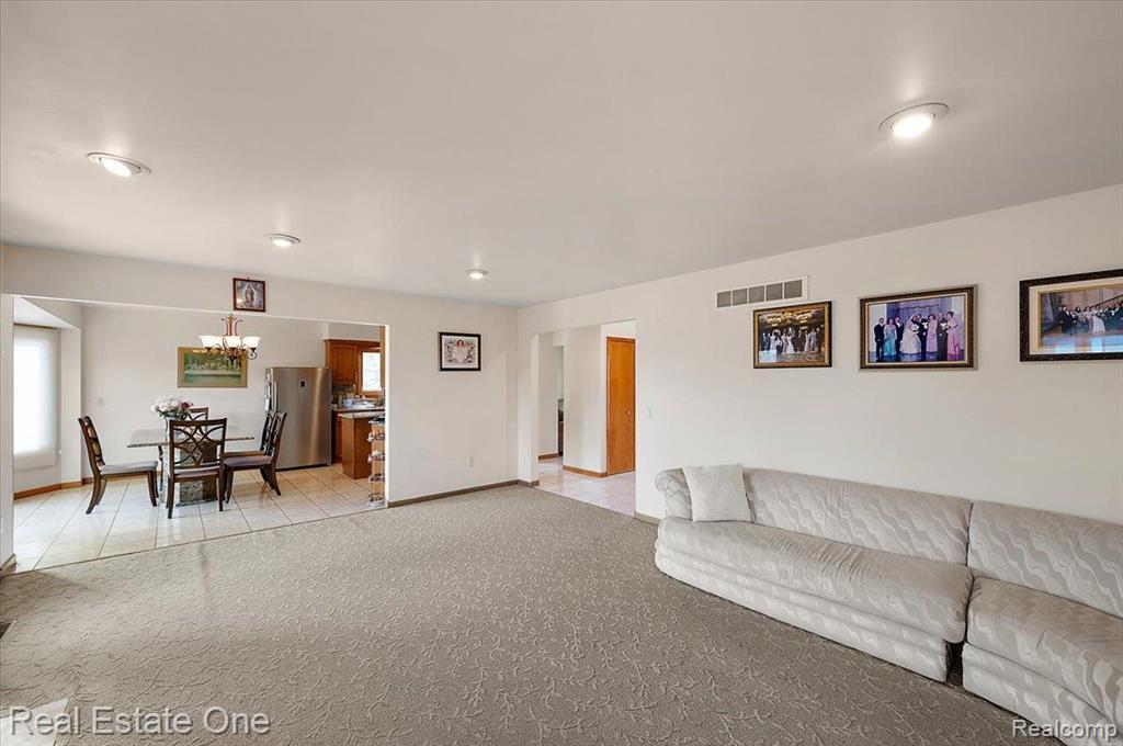 4836 CORRIANDER Drive, Sterling Heights, MI 48314 — Photo 22