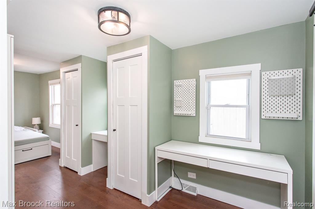 918 ALBERTA Street, Ferndale, MI 48220 — Photo 19