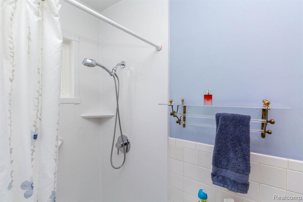 911 MAYFIELD Drive, Royal Oak, MI 48067 — Photo 26