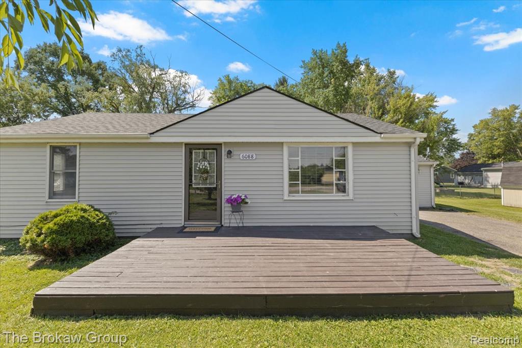 6088 Surrey Lane, Burton, MI 48519 — Photo 21