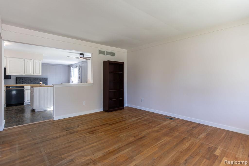15270 Cambridge Drive, Fraser, MI 48026 — Photo 3