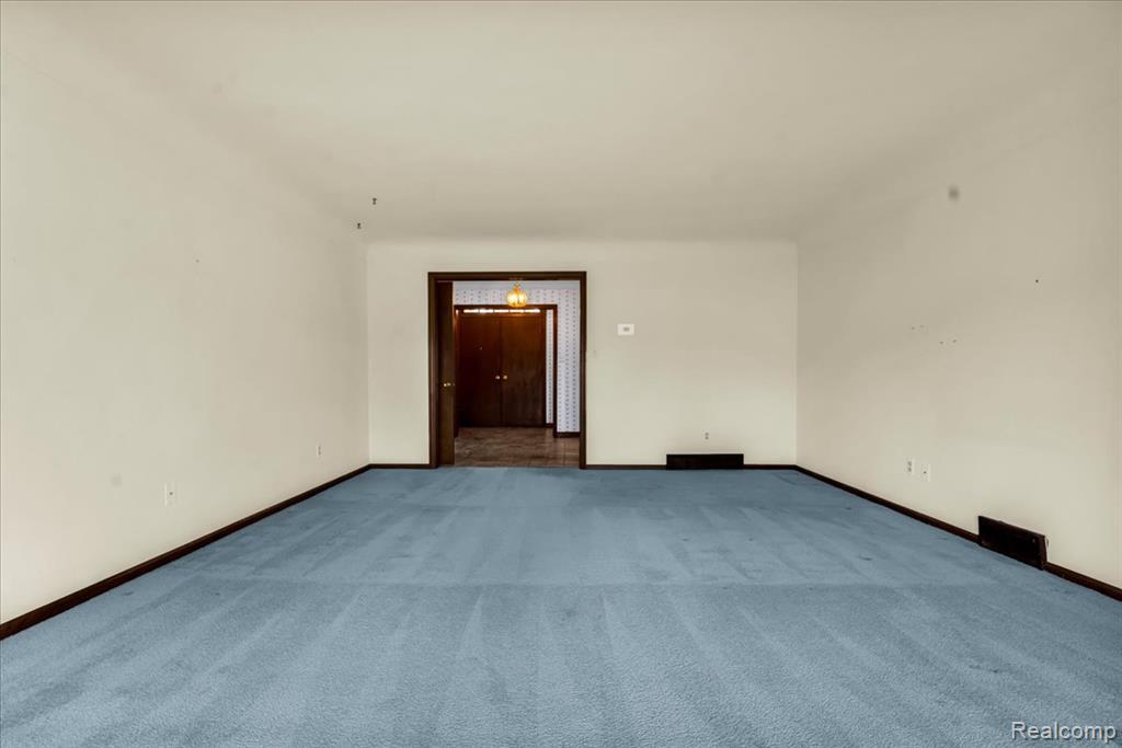 19010 Lacrosse Avenue, Lathrup Village, MI 48076 — Photo 17