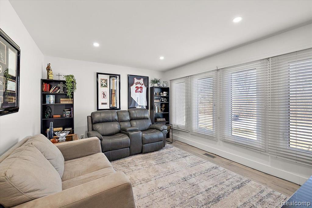 6463 ROYAL POINTE Drive, West Bloomfield, MI — Photo 14