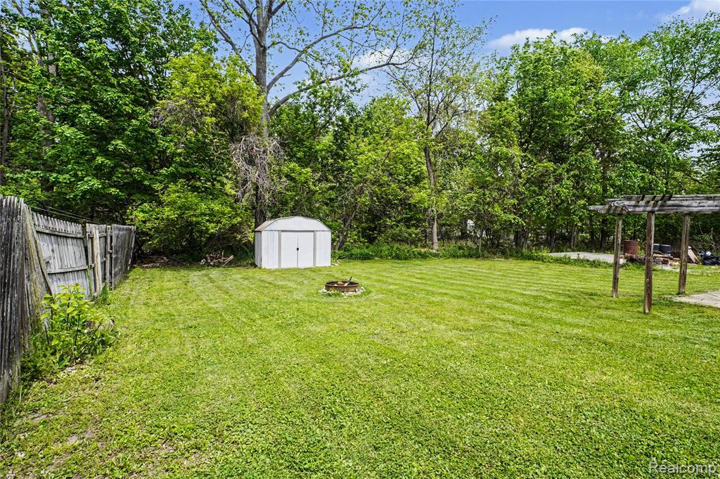 606 Hickory Street, Fenton, MI 48430 — Photo 20