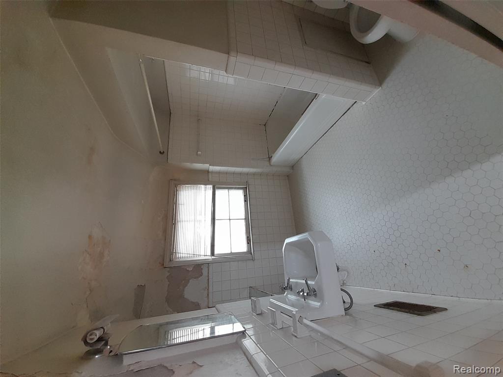 2597 W 8 Mile Road - Photo 5