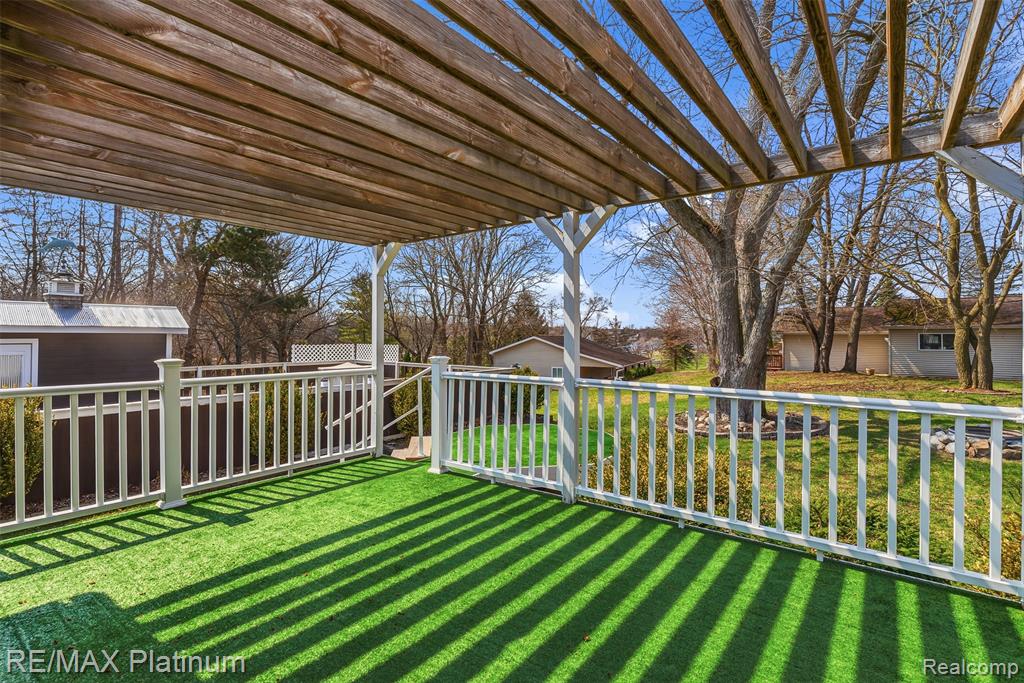 11124 White Lake Road, Fenton, MI 48430 — Photo 5
