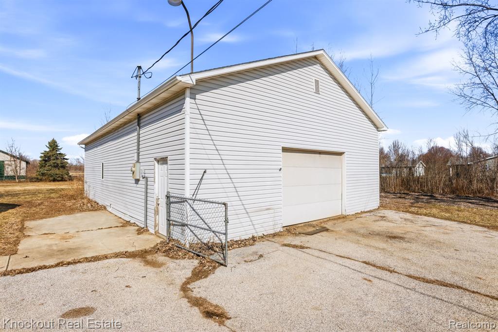 7045 Hospital Road, Freeland, MI 48623 — Photo 27