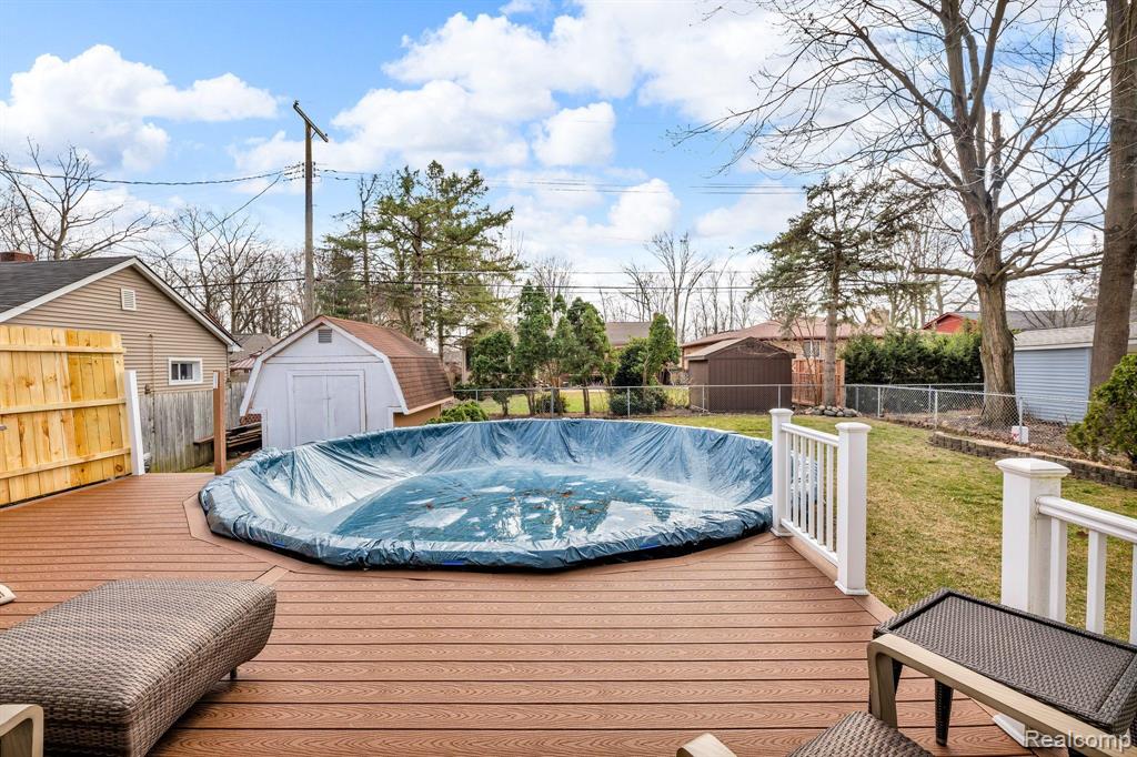 8866 JANIS Street, Utica, MI 48317 — Photo 11