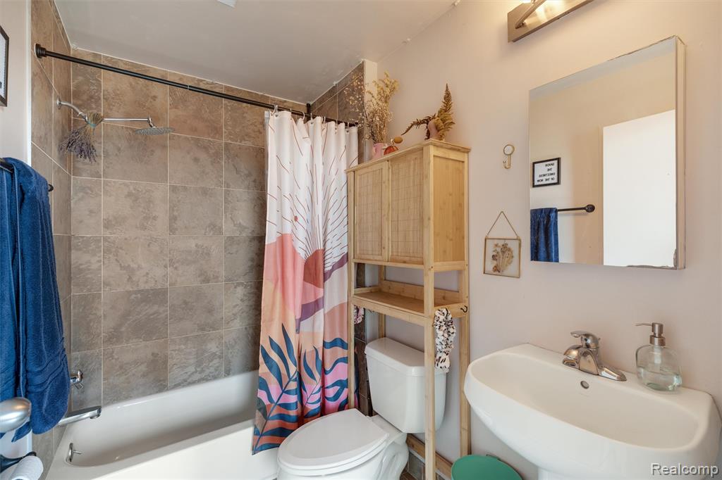 6533 E Jefferson, 312, Detroit, MI 48207 — Photo 5