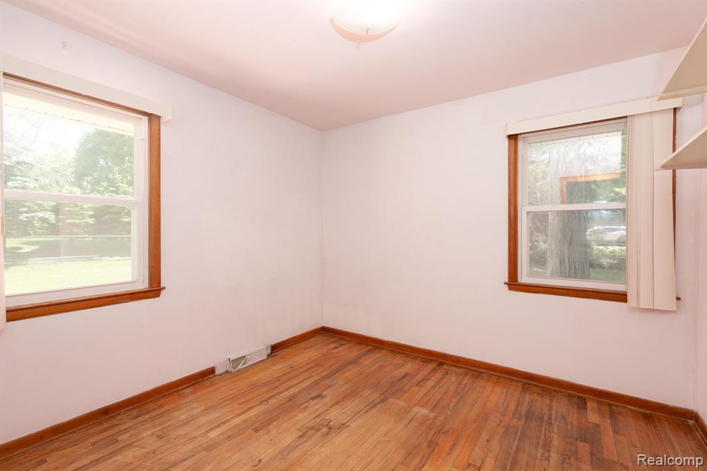426 Driftwood Avenue, Rochester Hills, MI 48307 — Photo 15