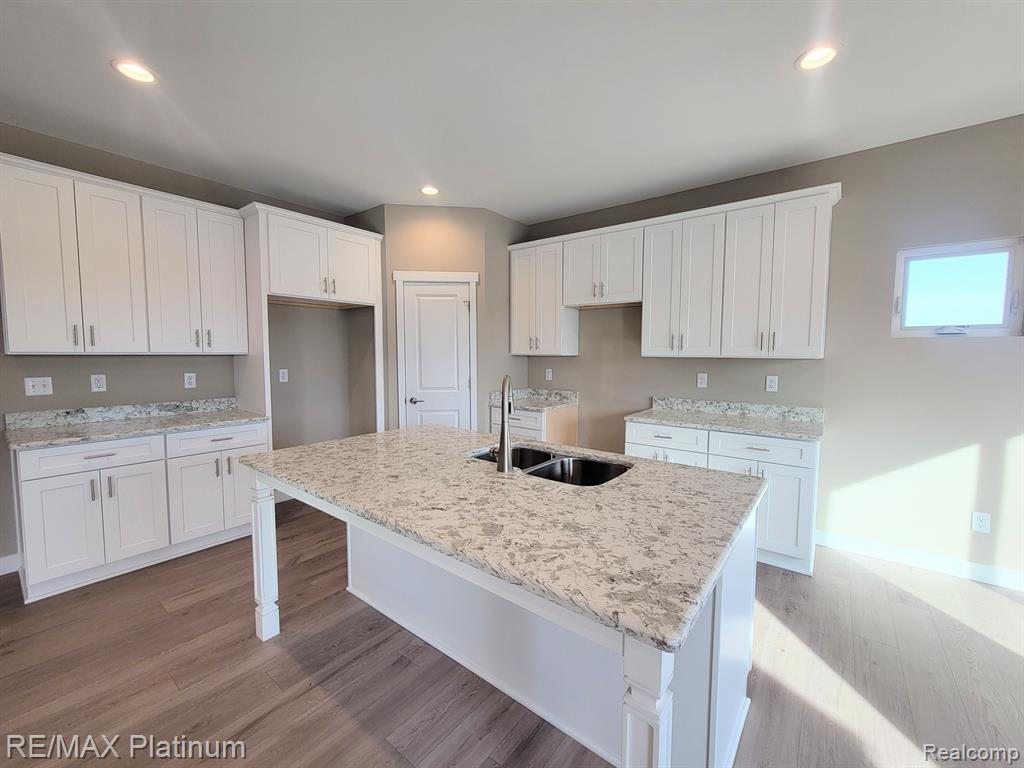 7452 SKYLAR Court, Swartz Creek, MI 48473 — Photo 4