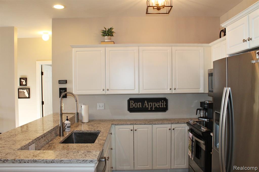 45679 N Stonewood Road, 58, Canton, MI 48187 — Photo 19