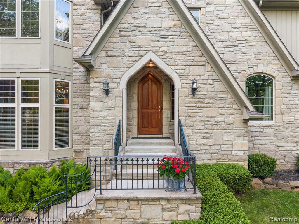 6705 College Park Drive, Clarkston, MI — Photo 3