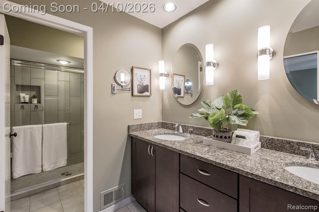 2669 Williamsburg Circle, Auburn Hills, MI 48326 — Photo 23