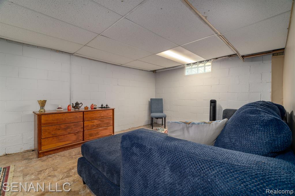 6001 WARWICK Street, Detroit, MI 48228 — Photo 23