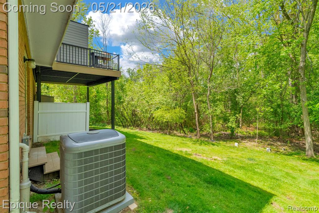 43040 Emerson Way, Novi, MI 48377 — Photo 44