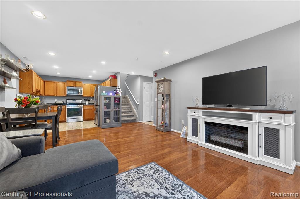 45555 Hidden View Court, 6 Mile Rd, Utica, MI 48315 — Photo 5