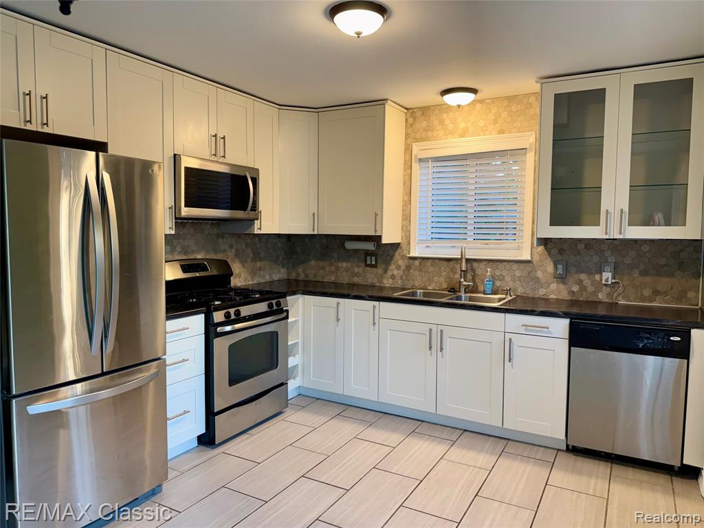 1842 Chaucer Avenue, Madison Heights, MI 48071 — Photo 3
