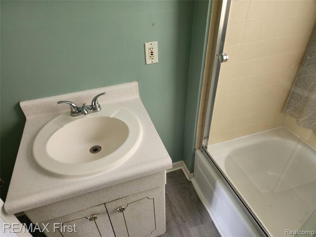 995 Lakeview Street, Waterford, MI 48328 — Photo 8