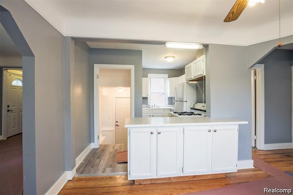 6753 HEYDEN Street, Dearborn Heights, MI 48127 — Photo 17