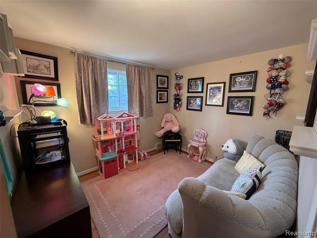 1645 Blairmoor Court, Grosse Pointe Woods, MI 48236 — Photo 17