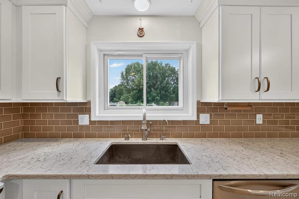 9664 Alger Drive, Brighton, MI 48114 — Photo 32