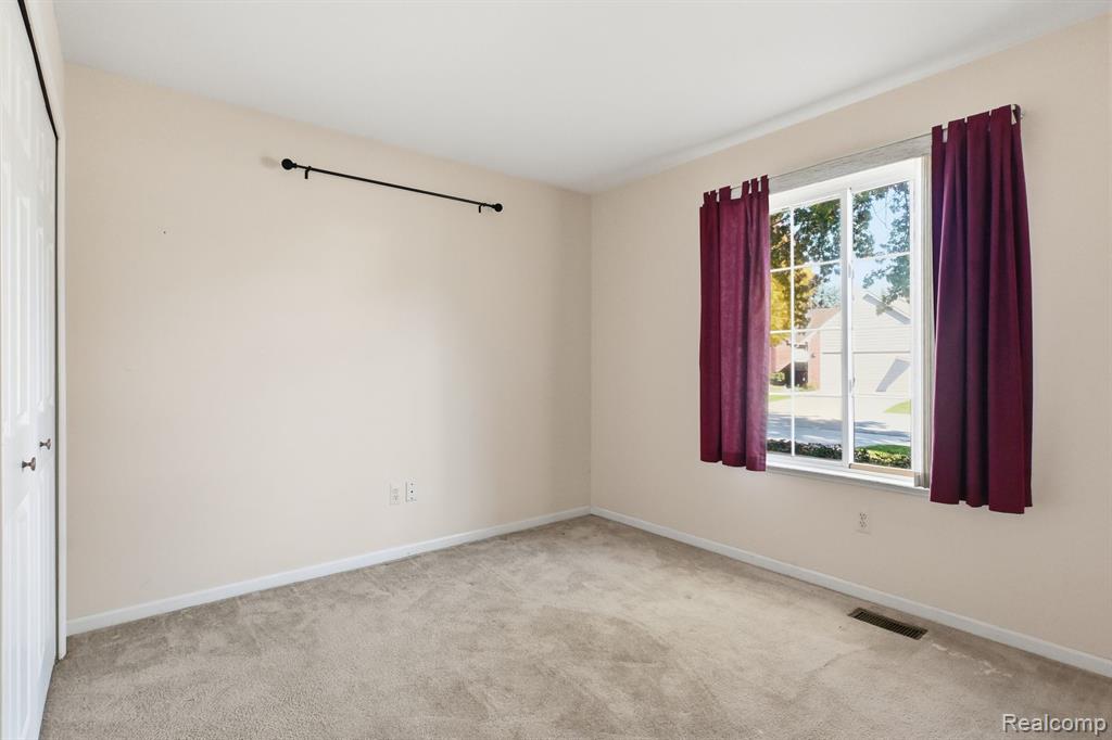 518 Redmaple Lane, 62, Brighton, MI 48116 — Photo 12