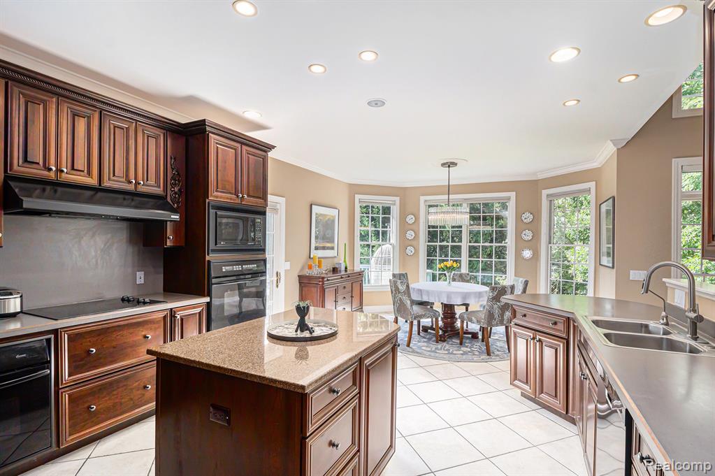 2115 Stonebridge Drive S, Ann Arbor, MI 48108 — Photo 16