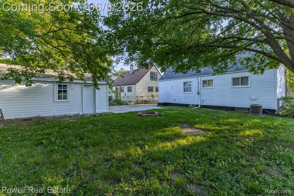 25246 Hayes Road, Roseville, MI 48066 — Photo 23