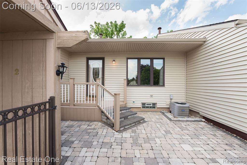 62292 Yorktown Drive, 2, South Lyon, MI 48178 — Photo 3