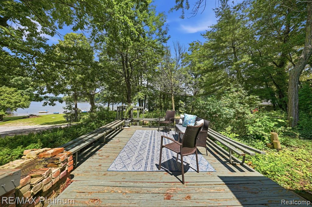5630 Glen Echo Drive, Howell, MI 48843 — Photo 36