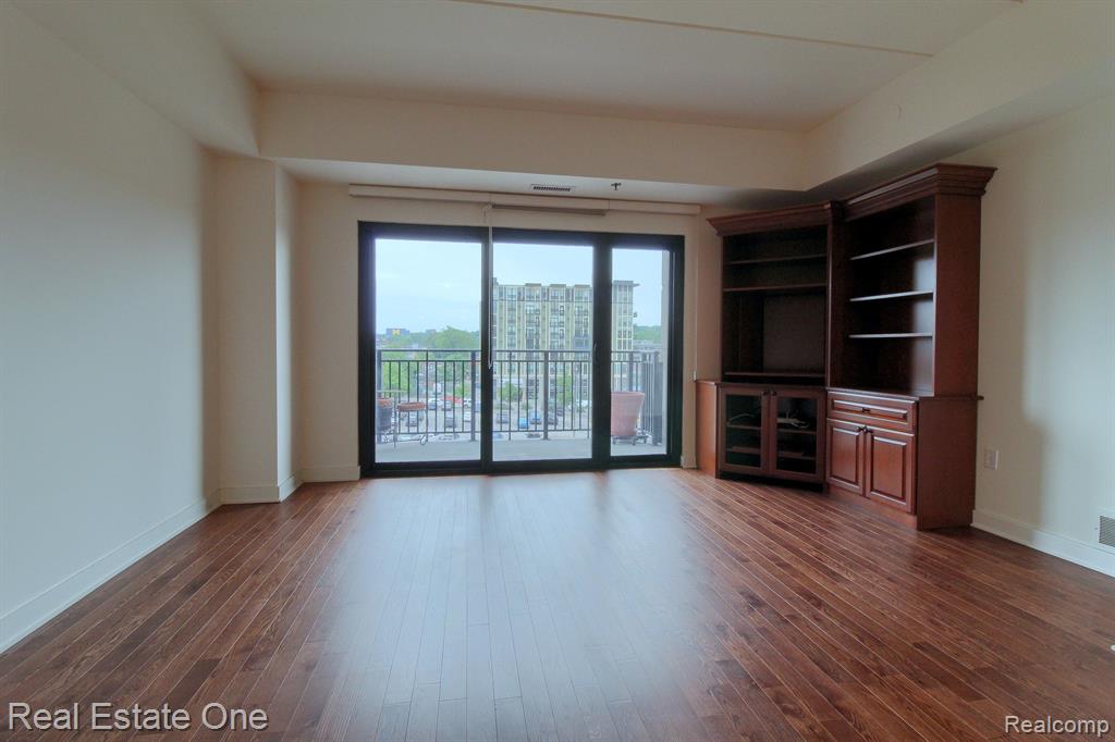 111 N ASHLEY Street, 403, Ann Arbor, MI 48104 — Photo 9