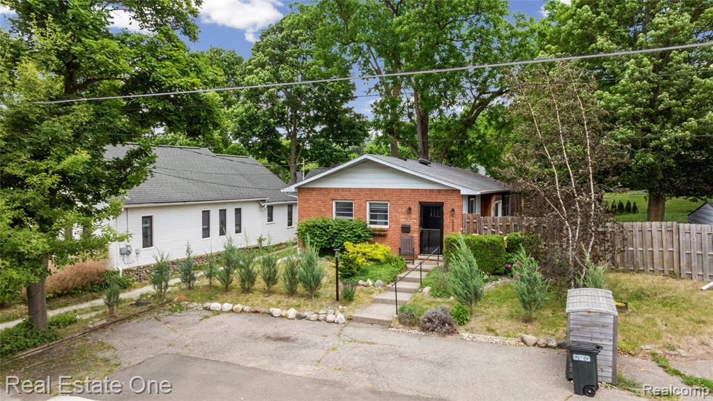 225 1st Street, Fenton, MI 48430 — Photo 2