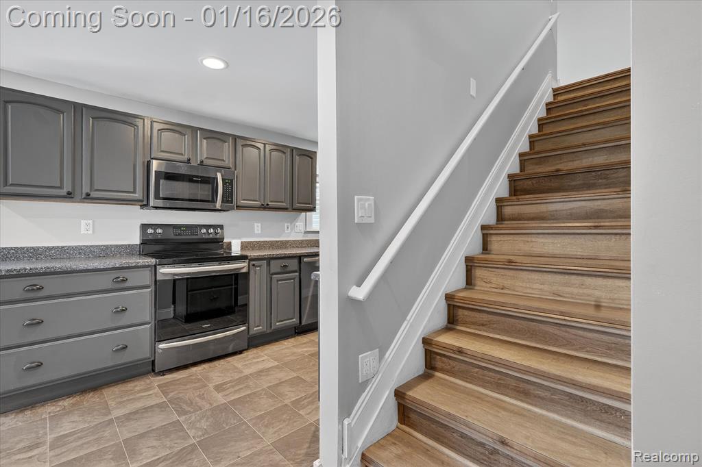 10086 Oakhill Road, Holly, MI 48442 — Photo 13