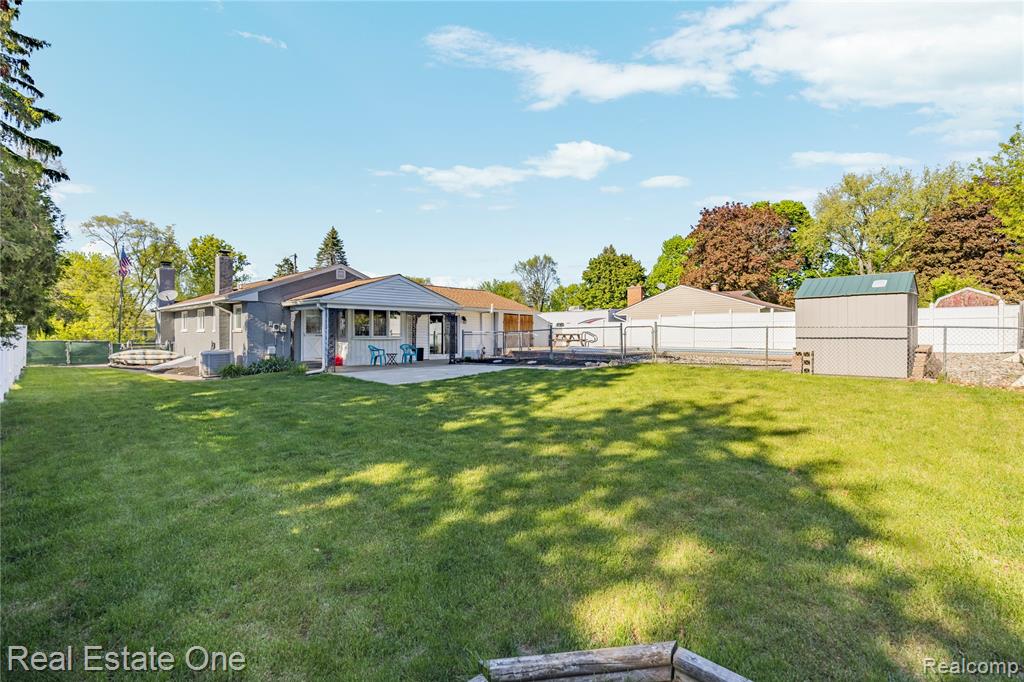 1825 Luneta, Commerce Twp, MI 48382 — Photo 39