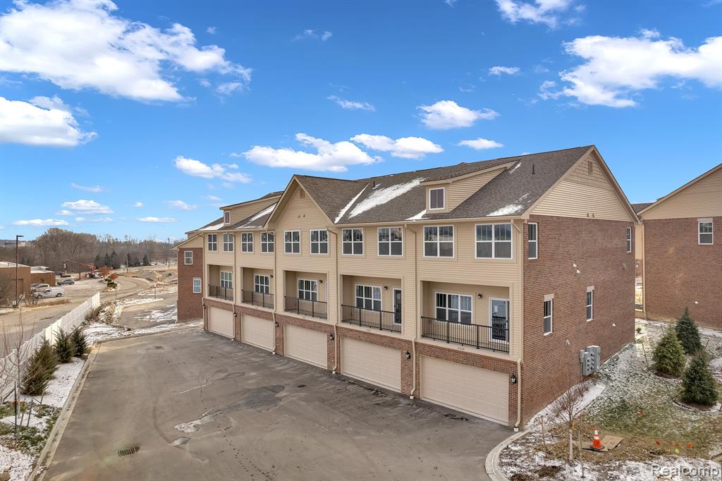 41600 ORIANNA Lane, 14, Novi, MI — Photo 10