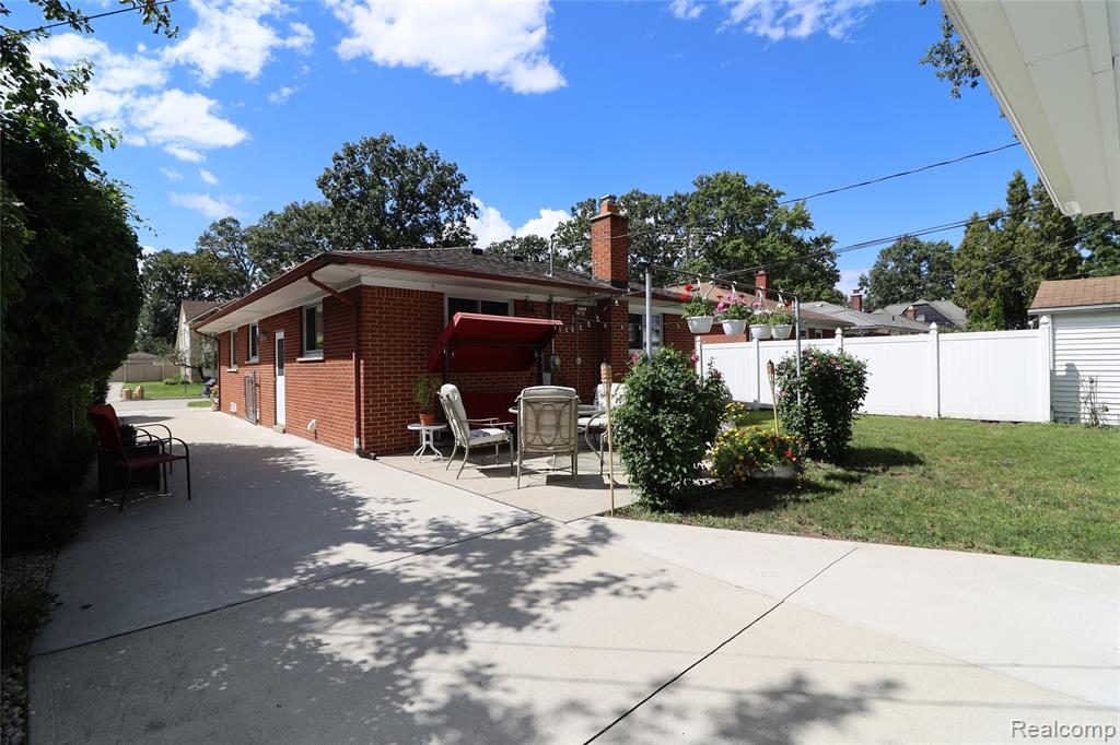 6840 N Silvery Lane, Dearborn Heights, MI 48127 — Photo 49
