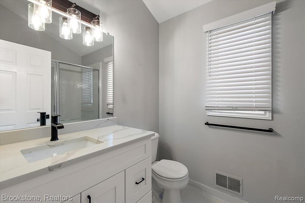 54643 Berryfield Drive, Macomb, MI 48042 — Photo 25