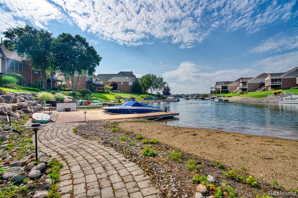 10769 CLIFFVIEW Drive, South Lyon, MI 48178 — Photo 54