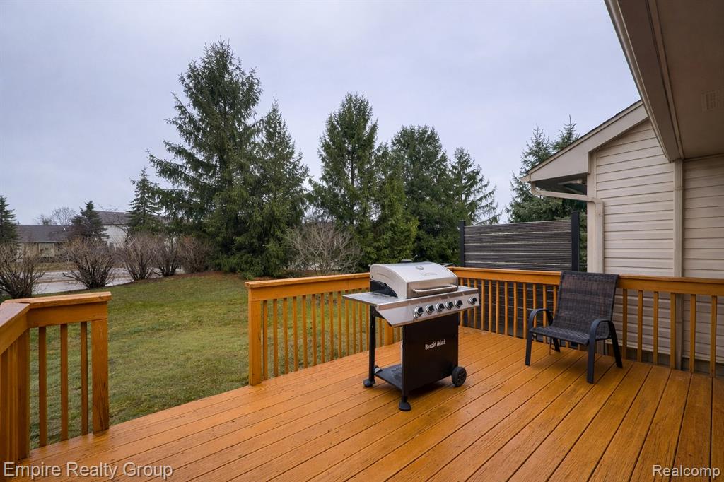 12330 Hickory E, Utica, MI 48315 — Photo 36