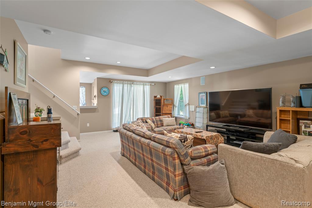 5380 Versailles Avenue, Brighton, MI 48116 — Photo 25