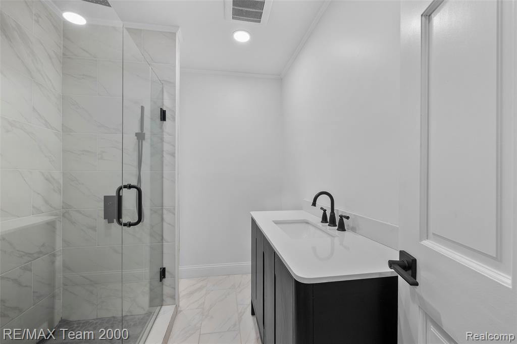 6302 Burger Street, Dearborn Heights, MI 48127 — Photo 31